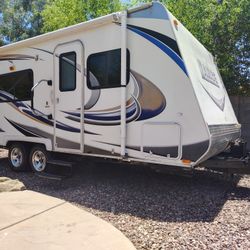 2011 L A N C E 23 Ft Excellent Condition In And Out Ultralight