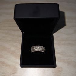 10Kt Gold 2.35Ct VVS Natural Diamond Ring (Size 10-11)