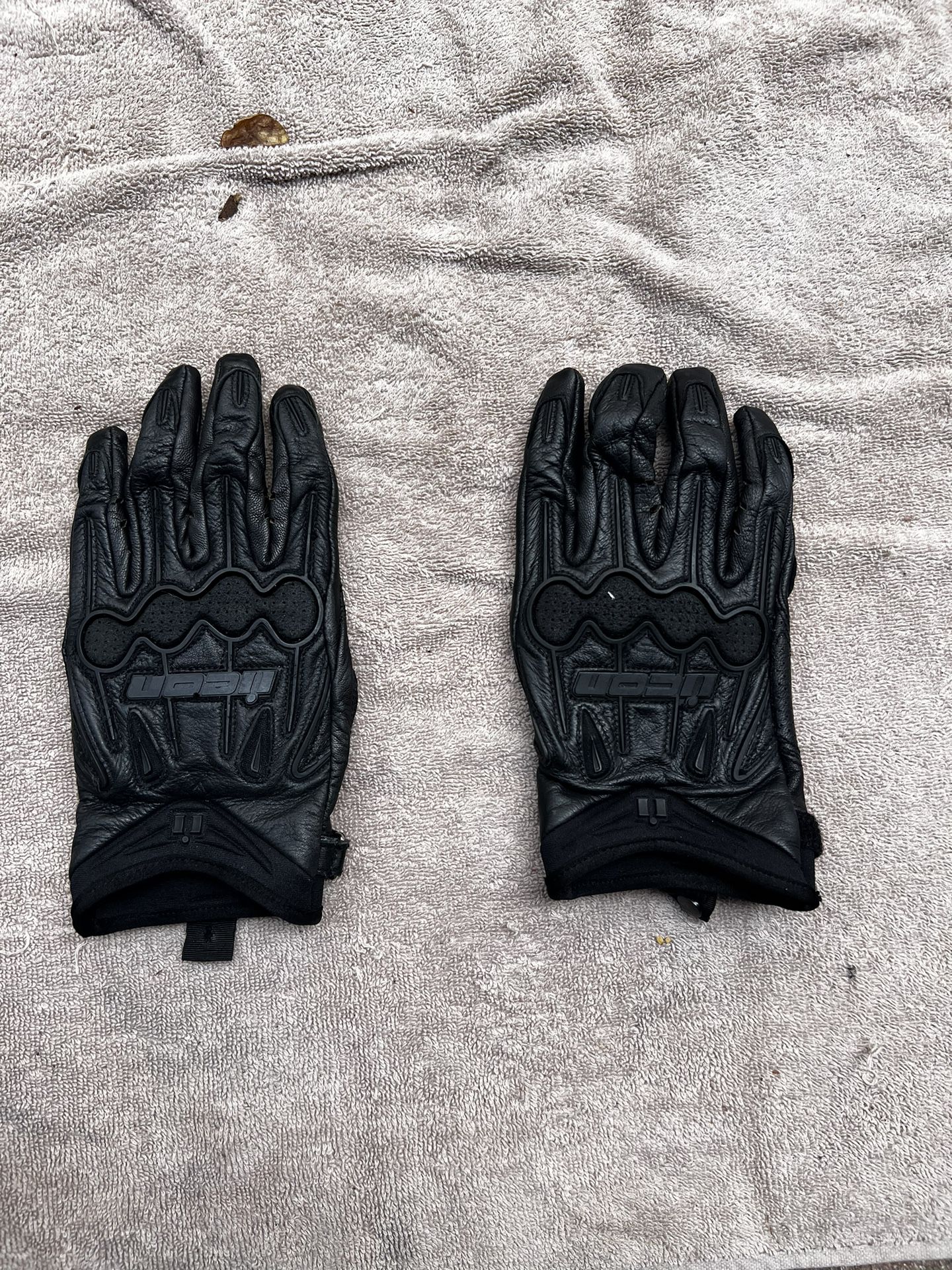 Icon Motorcycle gloves size Large 