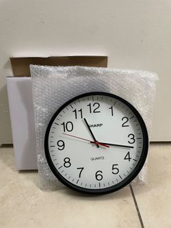 Sharp Quartz Round Wall Clock