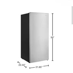 7.1 cu. ft. Manual Defrost Convertible Upright Freezer in Stainless Steel Look, Garage Ready  200 new 