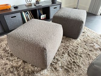 Set of 2 Boucle Cube Ottomans