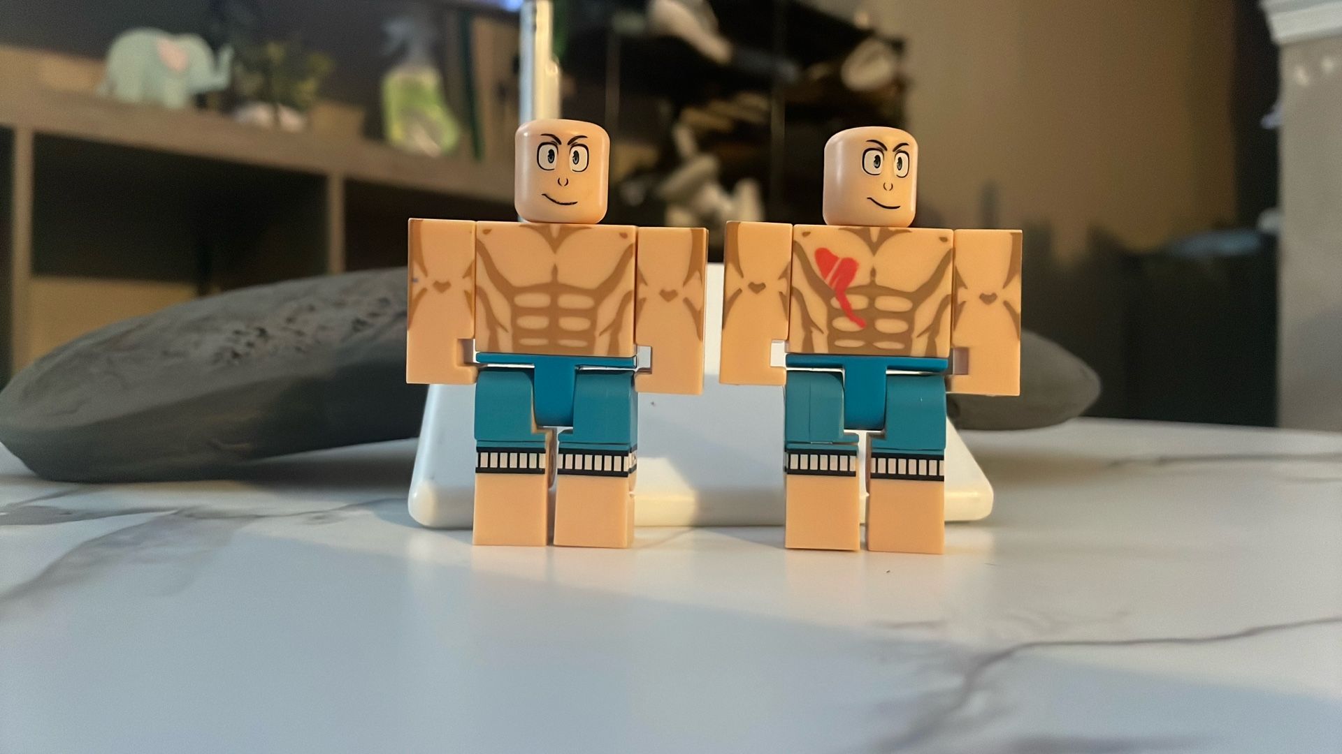 2 Strong Roblox Men