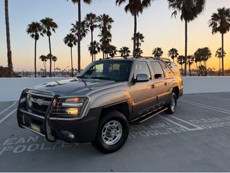 Rare 2003 Avalanche 2500 8.1L Big Block – 69K Original Miles