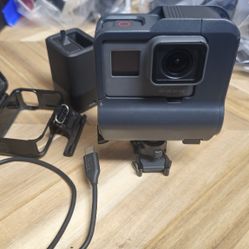 GoPro Hero 5 Black W/ Battery, Charger,Refuel Battery, And Mount