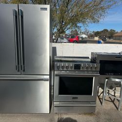 Frigidaire Professional Kitchen Set Everything Works Perfect In Good Condition. Free Delivery To Your Garage.