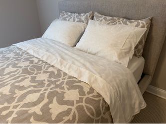 Barbara Barry Queen Bedding Set