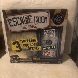 Spinmaster- Escape Room: The Game- Space Station, Dentist, Secret Agent