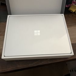 Micro surface Laptop Go2