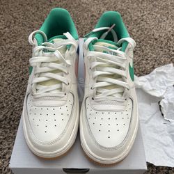 Nike Air Force 1 ( Size 5.5y/7womens)
