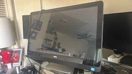DELL XPS computadora en monitor