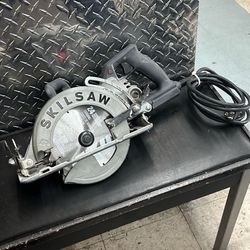 Skilsaw SPT77W 7 1/4” Worm Drive Circular Saw