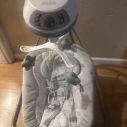  Graco Baby Swing 