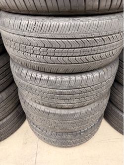215/55r17 Michelin tires en Excelentes Conditiones de Vida las 4