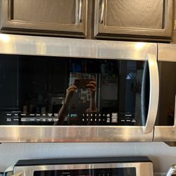 LG Microwave, Great Condition!