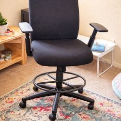 Ergonomic Office Chair – Standing Desk Friendly