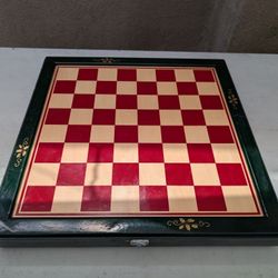 KIRKLAND Signature Wooden
Christmas Chess Set