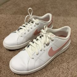 Nike Women Size 8