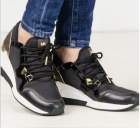 Mk Shoes Size 9M