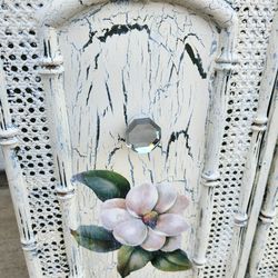 Beautiful Vintage Sideboard/ Buffet!