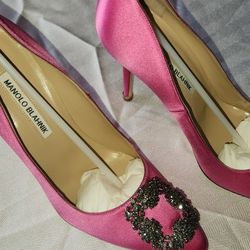 MANOLO BLAHNIK HANGISI 105 M39 PINK SATIN