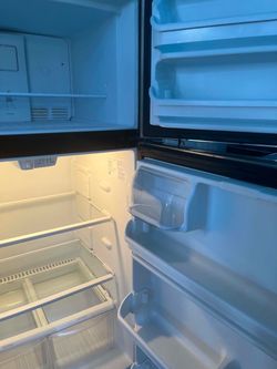 Top-Freezer Refrigerator