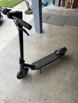 Aovopro Kick Electric Scooter - Black