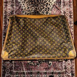 LOUIS VUITTON VINTAGE The French Co Monogram Leather Hanging Garment Bag Suitcas