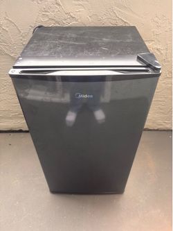 Midea 3.3 Compact refrigerator
