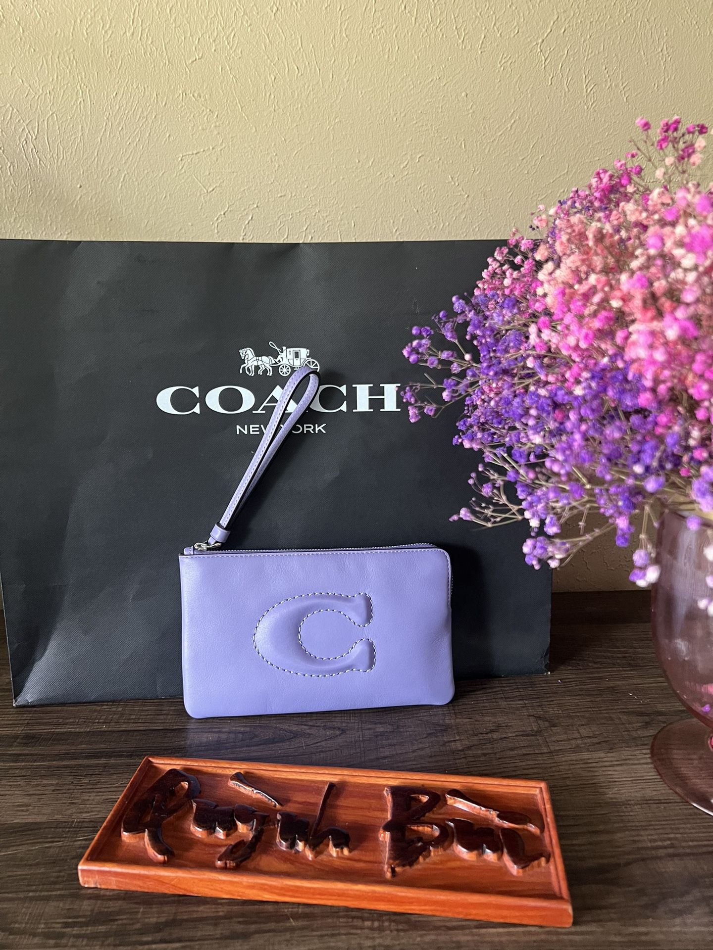 Coach Wristlet L 8" L