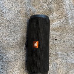 JBL Flip 4 Bluetooth Speaker