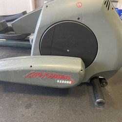Life Fitness Elliptical 9500 HR