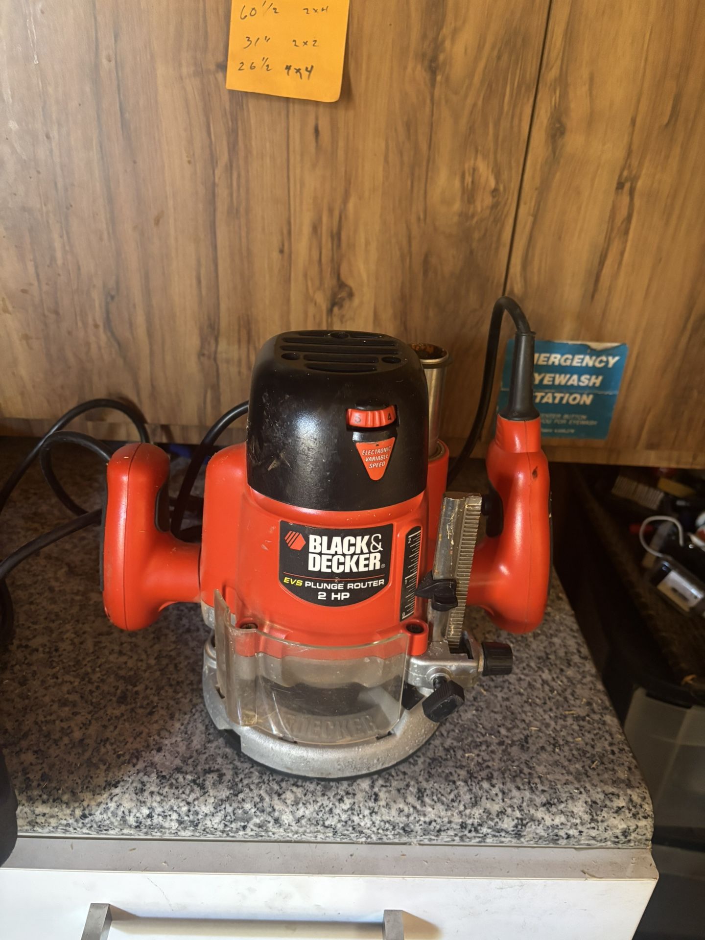 Black Decker Plunge Router 