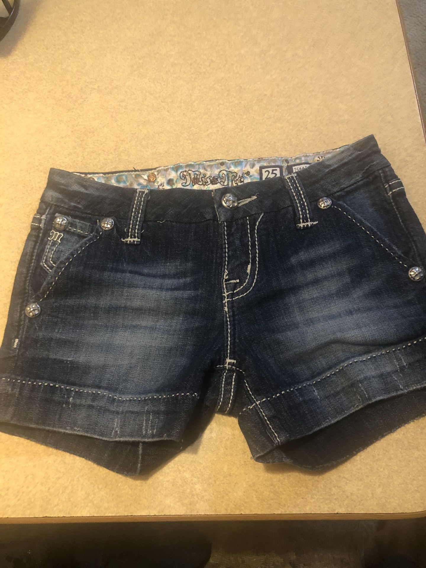 Miss Me Shorts  Size 25