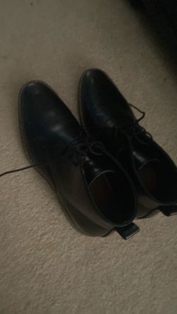 Mens 7 1/2 black shoes