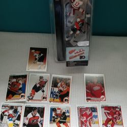 McFarland Brett Hull Red Wings 3" and Jeremy Roenick 3" Flyers figures.