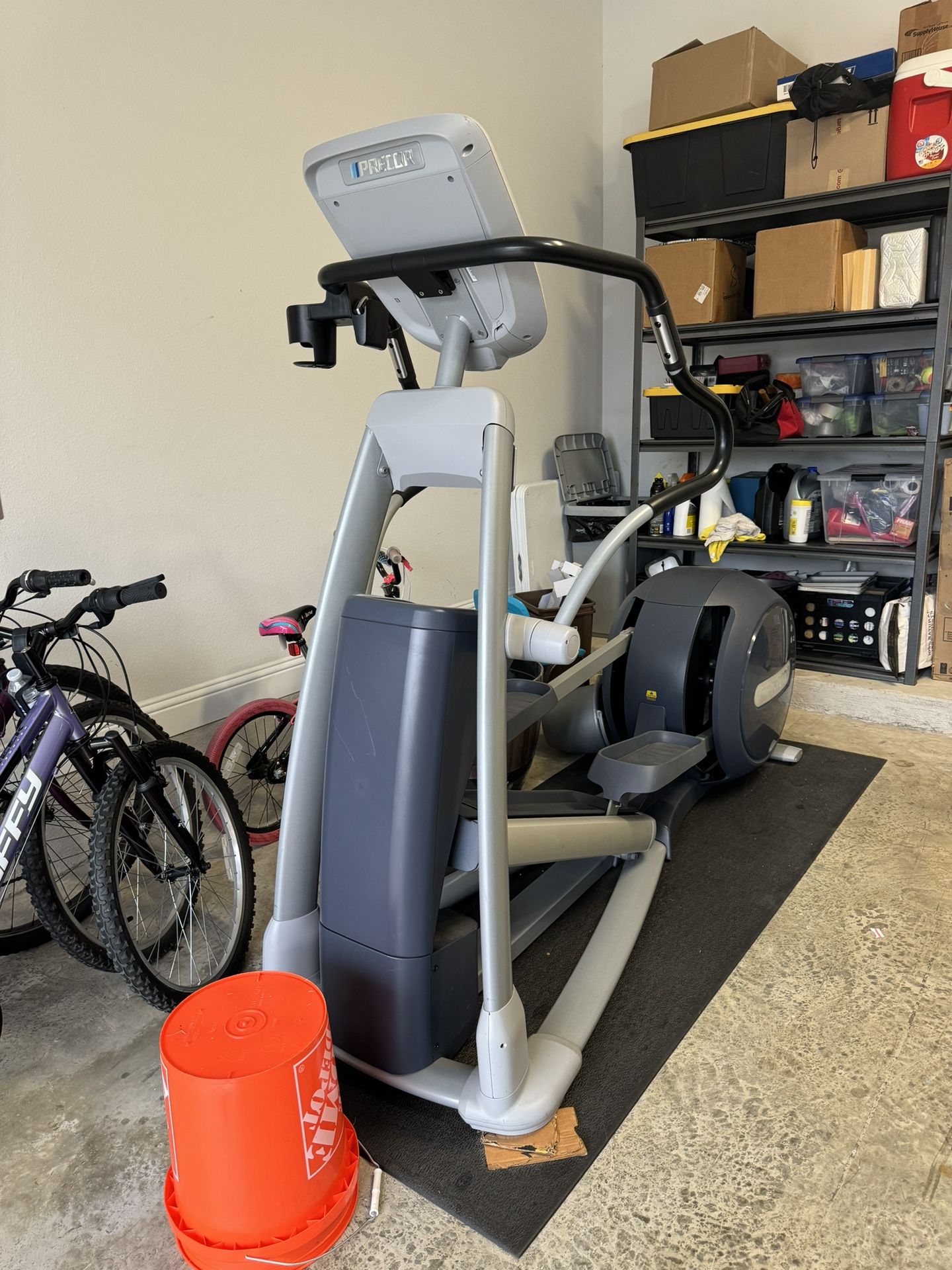 Precor EFX833 Elliptical Exercise Machine