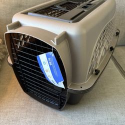 Brand New Petmate Carrier Kennel Cat-Dog