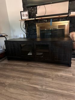 Entertainment Center *MUST PICK UP