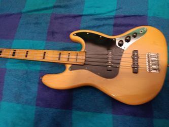 Squier 70's bass