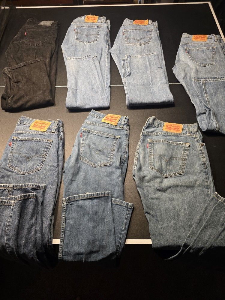 7 Pair Of LEVI 'S 31 X 34