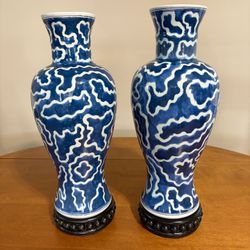 Matching Chinese Vases