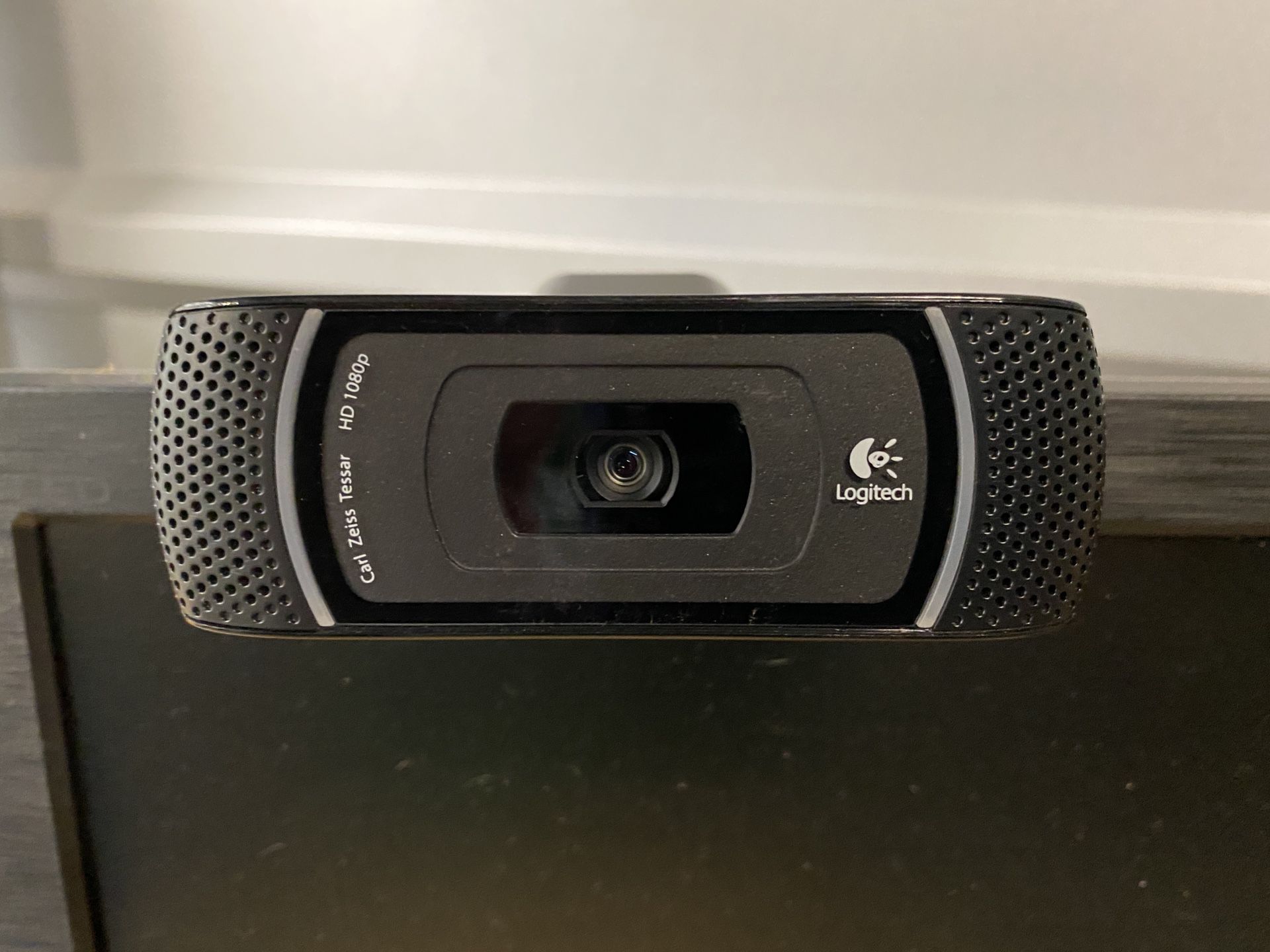 Logitech c910 Zeiss Tessar Webcam HD 1080p for Sale in San Marcos, CA - OfferUp