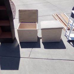 end  hide a seat you can store and hide things in side the boxe