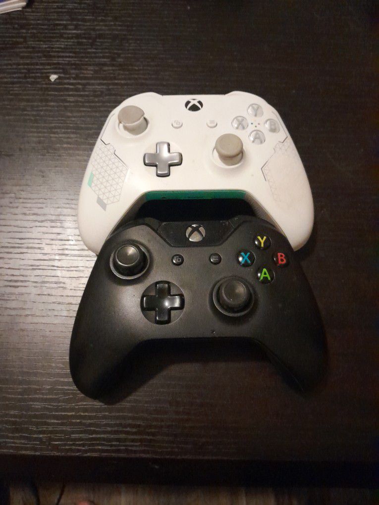 2 Xbox One Controllers. Can Sell Sperately 