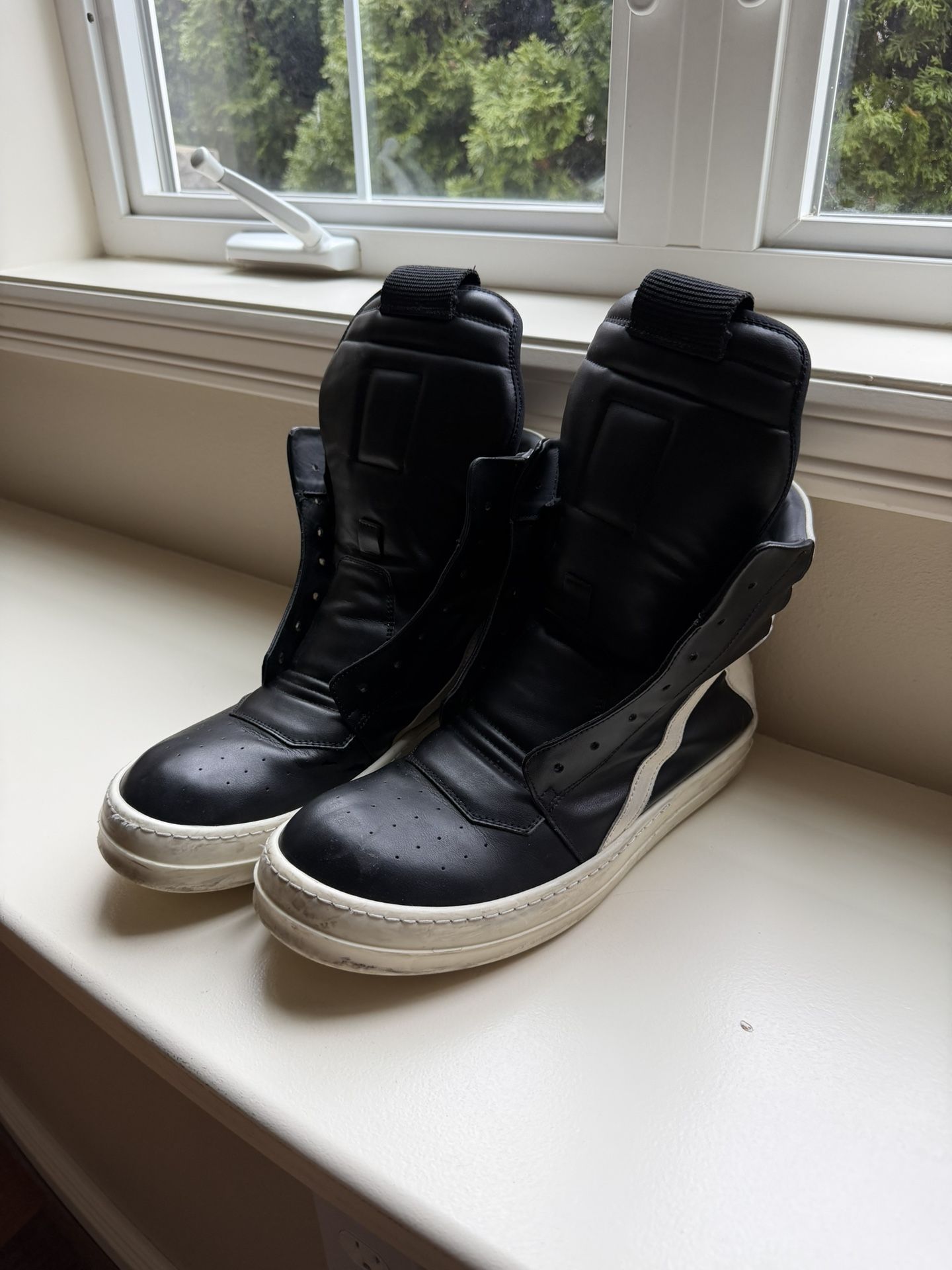 Rick Owen’s Geobasket