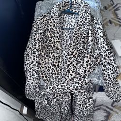 Victorita’s Secret Cheetah Print Robe