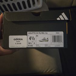 Addidas boys cleets size 4½