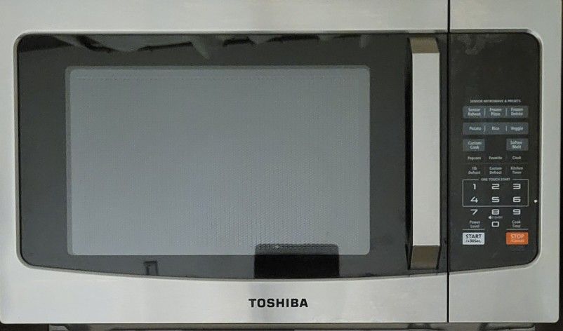 FREE BUT NEEDS REPAIR 2 Year Old Toshiba Microwave Oven.
