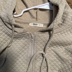 Akaiv Hoodie Zip Up